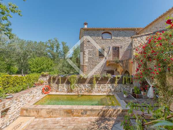 Spacious country property for sale in Alt Emporda
