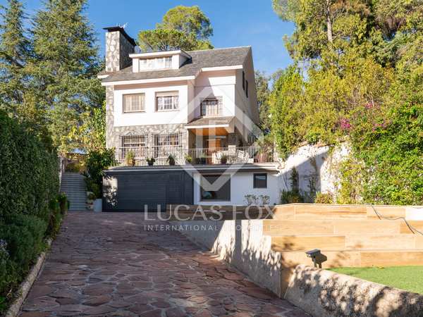 Villa van 433m² te huur in Valldoreix, Barcelona