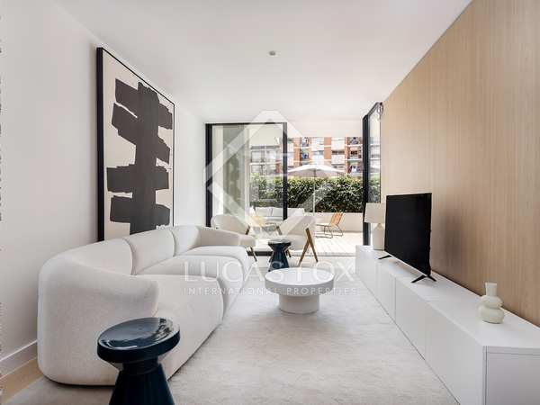 121m² apartment with 48m² terrace for sale in Eixample Right