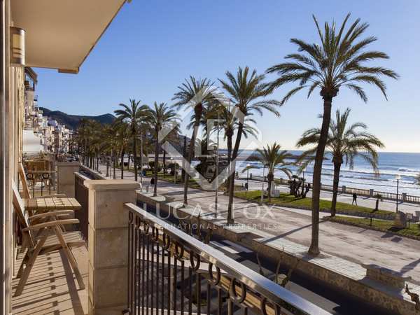 179m² apartment with 34m² terrace for sale in Sitges Town