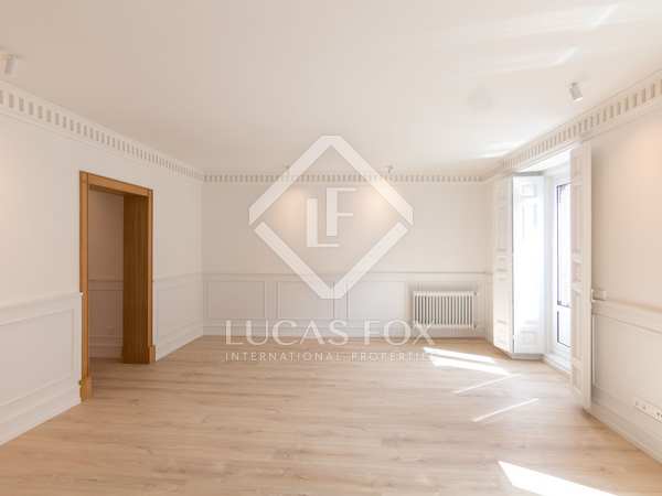 145m² apartment for sale in Justicia, Madrid