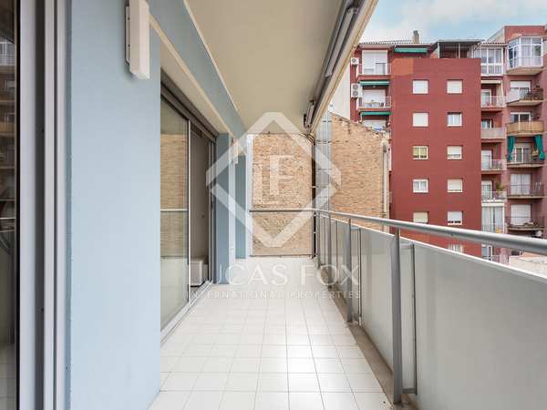 102m² apartment with 11m² terrace for sale in Eixample Left