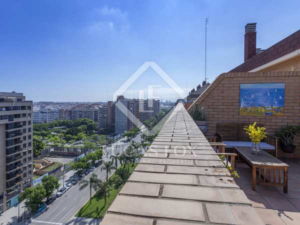 143m² penthouse with 48m² terrace for sale in Ciudad de las Ciencias
