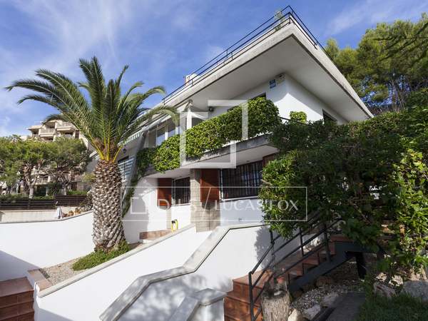177m² house for sale in Vallpineda, Sitges