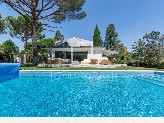 928m² house / villa for sale in Pozuelo, Madrid