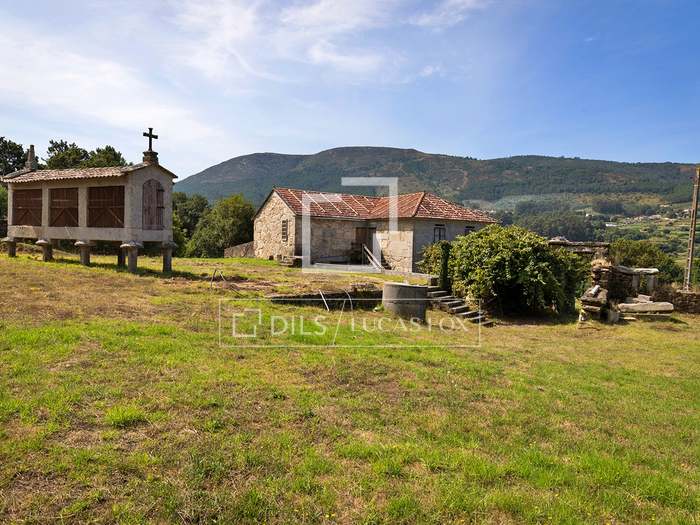 328m² house / villa for sale in Pontevedra, Galicia