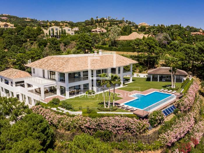 Apartments, villas and penthouses for sale in Marbella Lucas Fox