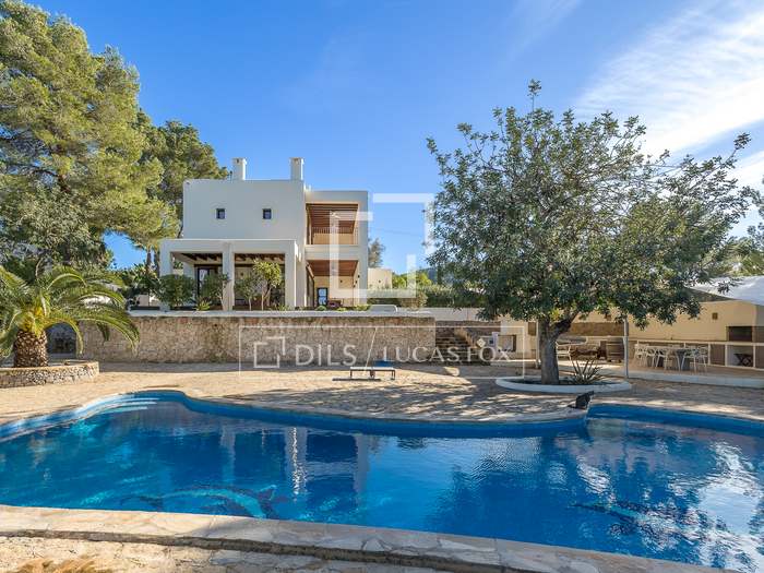 Houses and villas for sale in Spain Lucas Fox