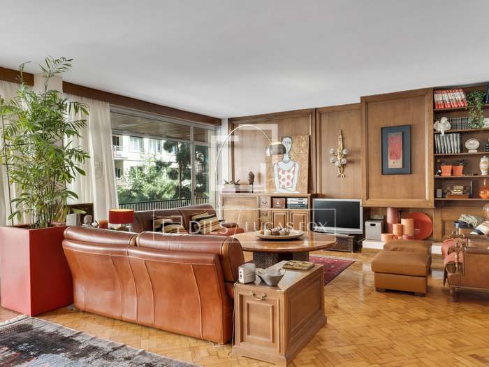 Real estate agency in Barcelona Lucas Fox