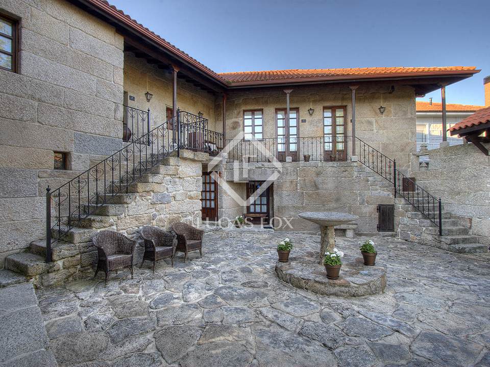 775m² house / villa for sale in Ourense, Galicia