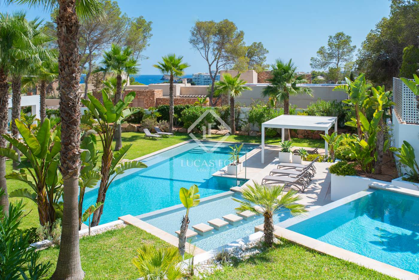 House in Santa Eularia des Riu - Image 4