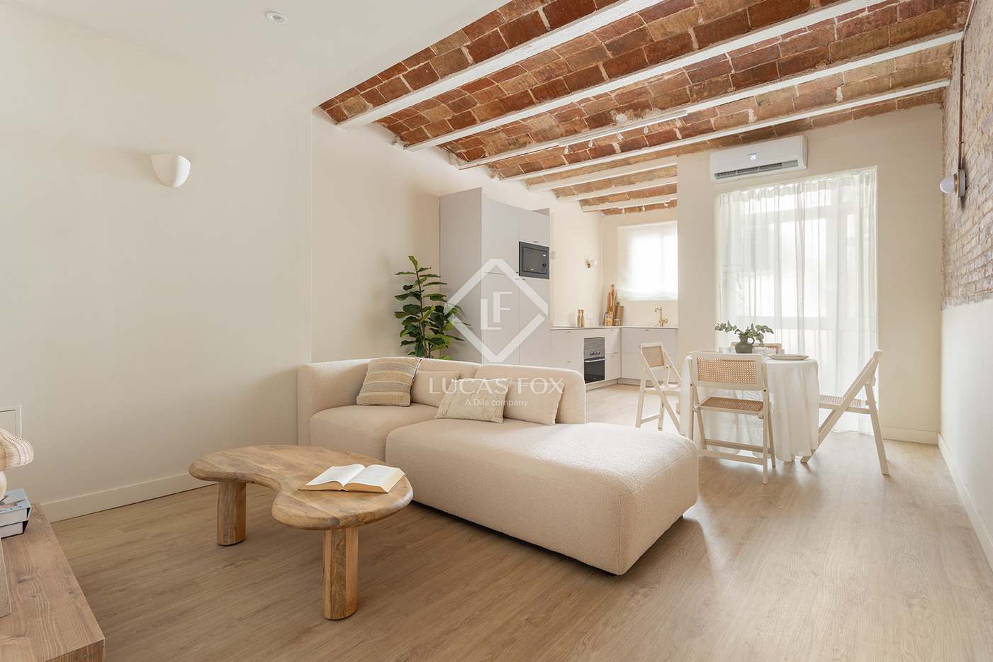 Apartment in Barcelona - Image 2