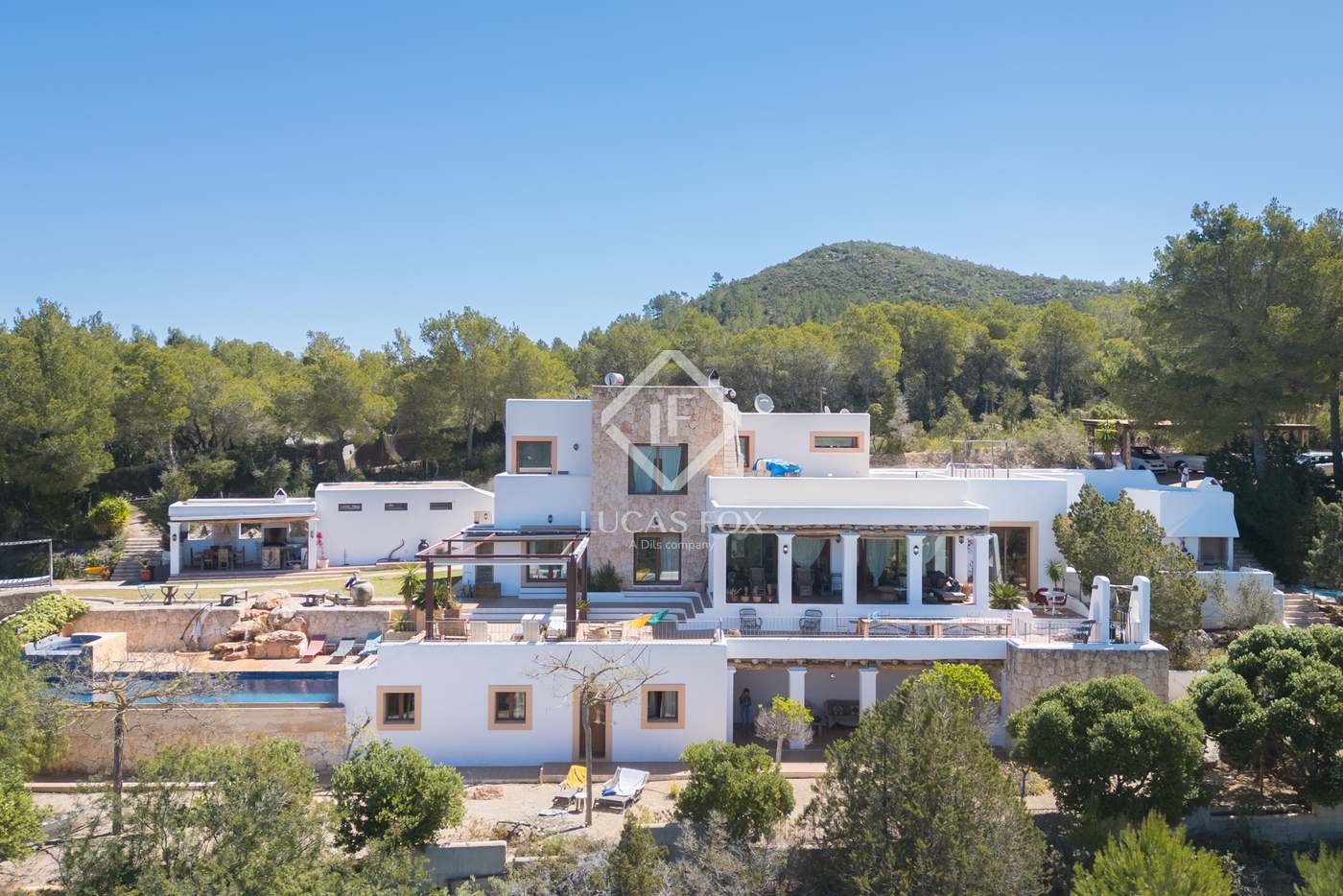 House in Santa Eularia des Riu - Image 4