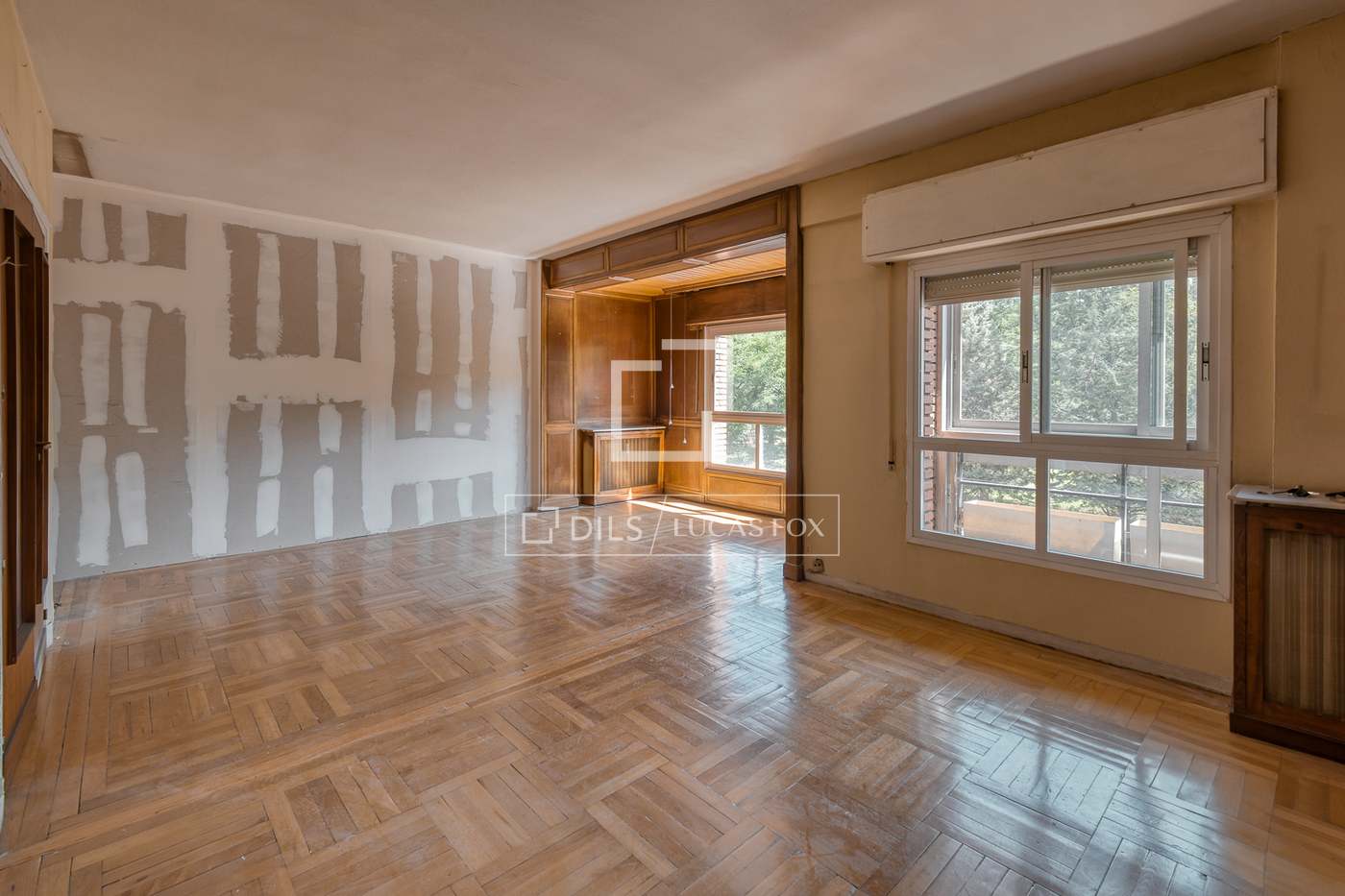 Apartment in Comunidad de Madrid - Image 4