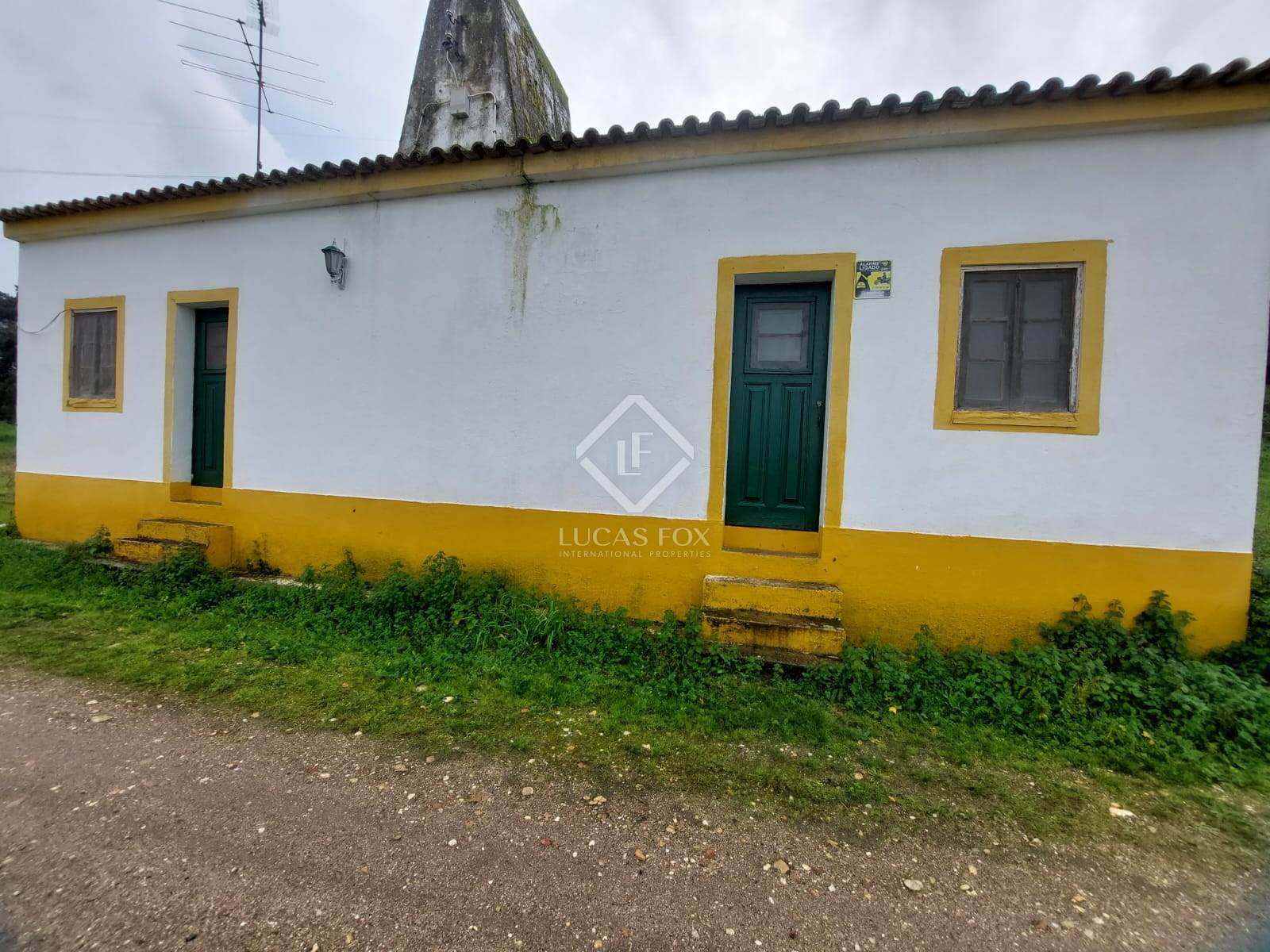 Country house for sale